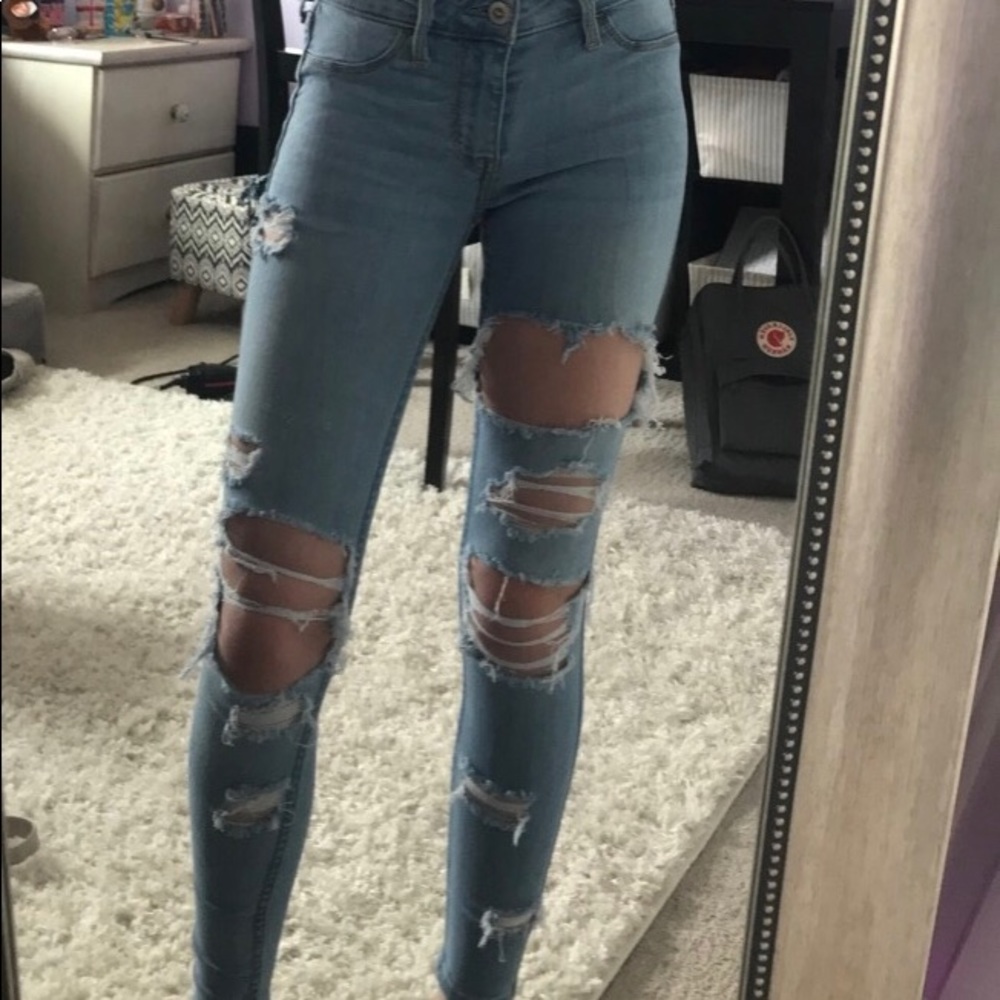 HOLLISTER low rise light wash ripped jeans